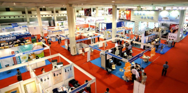 展覽制作工廠聚焦：會展業(yè)“展能過?！保酱纱笞儚?>
<div   id=