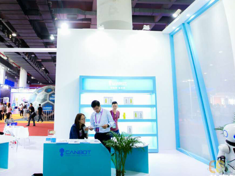康力優(yōu)藍(lán)——機(jī)器人展展臺搭建