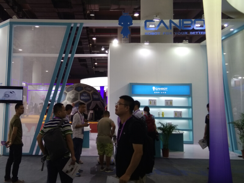 康力優(yōu)藍(lán)——機(jī)器人展展臺搭建